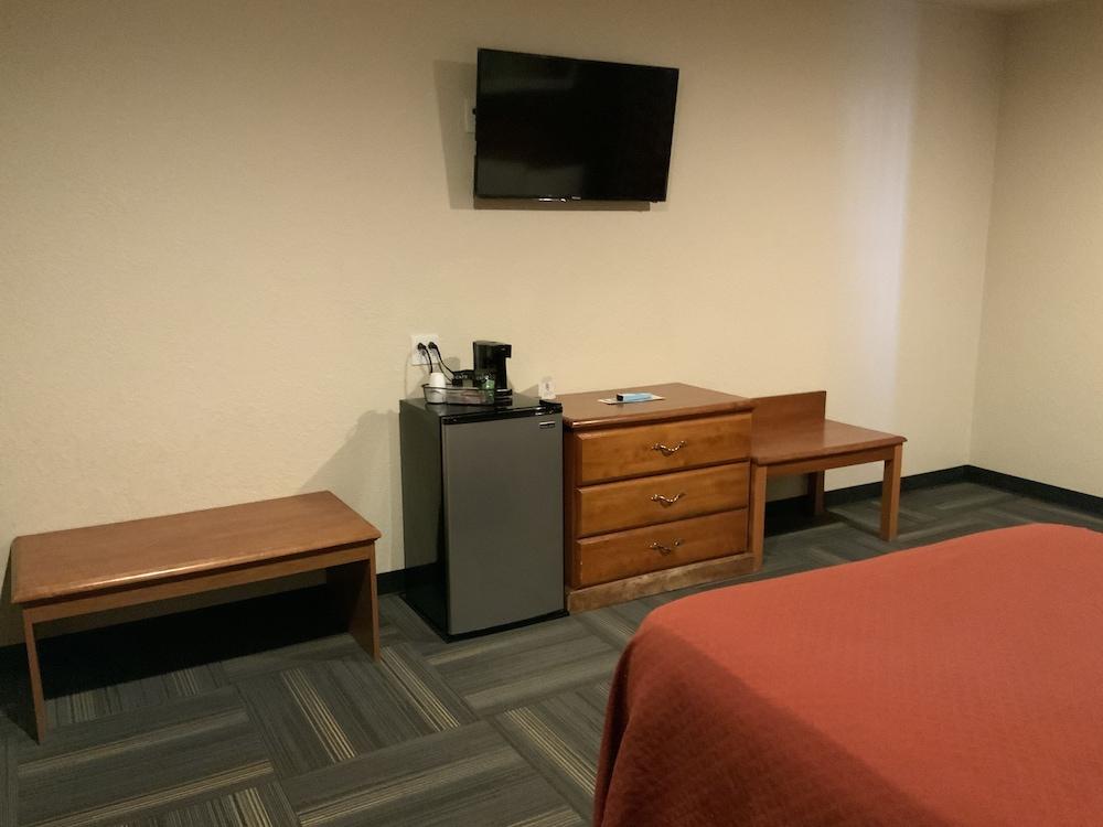 Frontier Motel photo 61