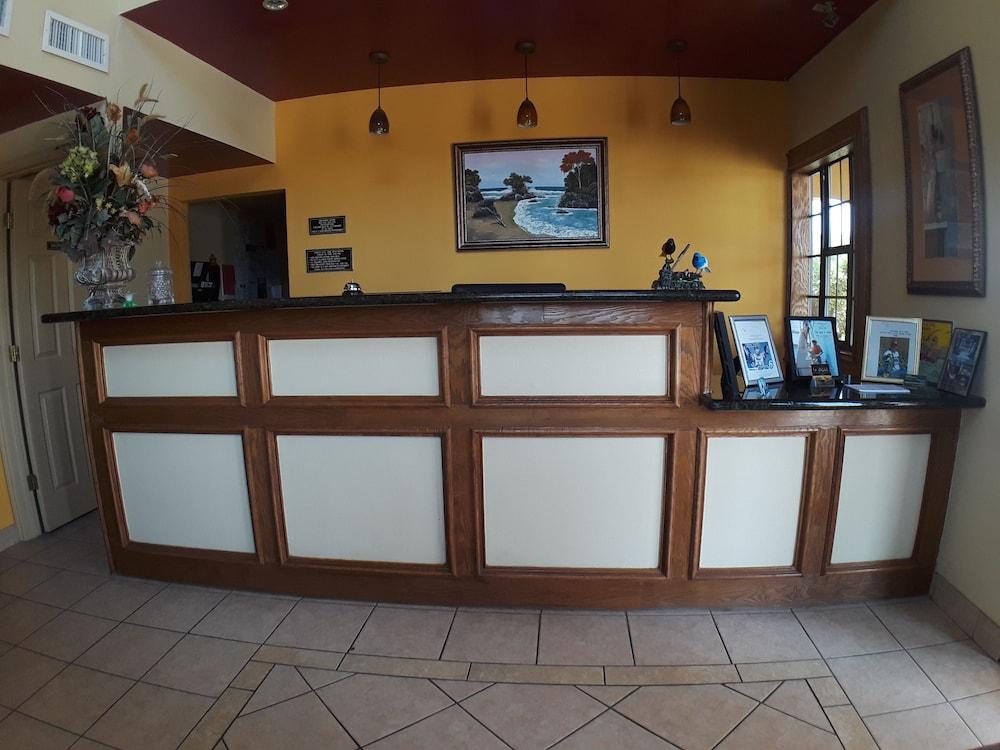 Sunbridge Inn & Suites photo 2