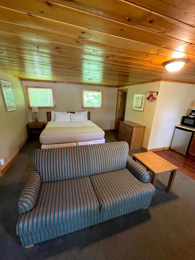 Hanging Horn Lakeside Resort photo 55