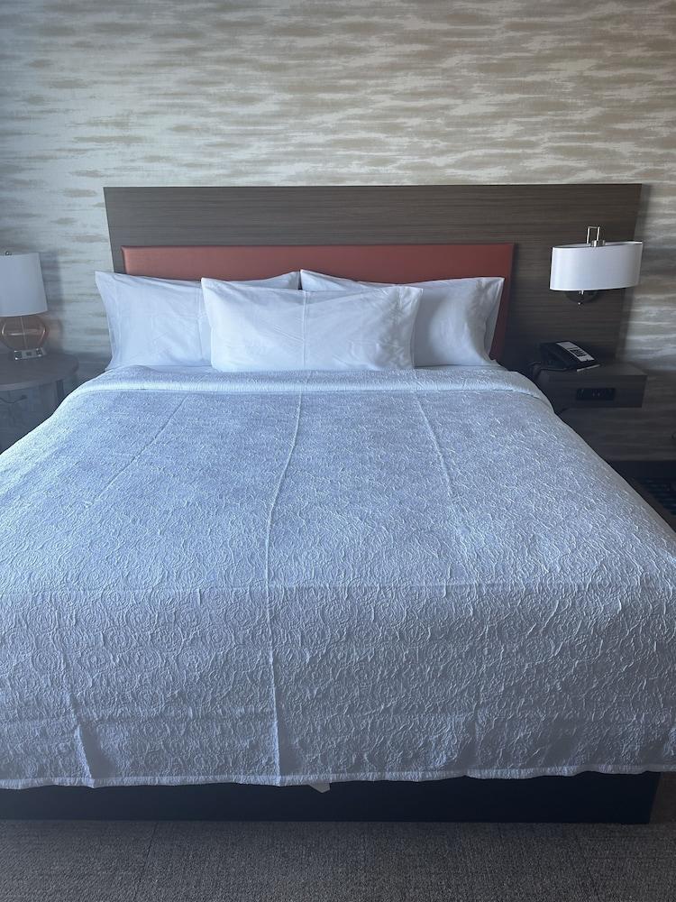 Home2 Suites By Hilton Racine photo 1