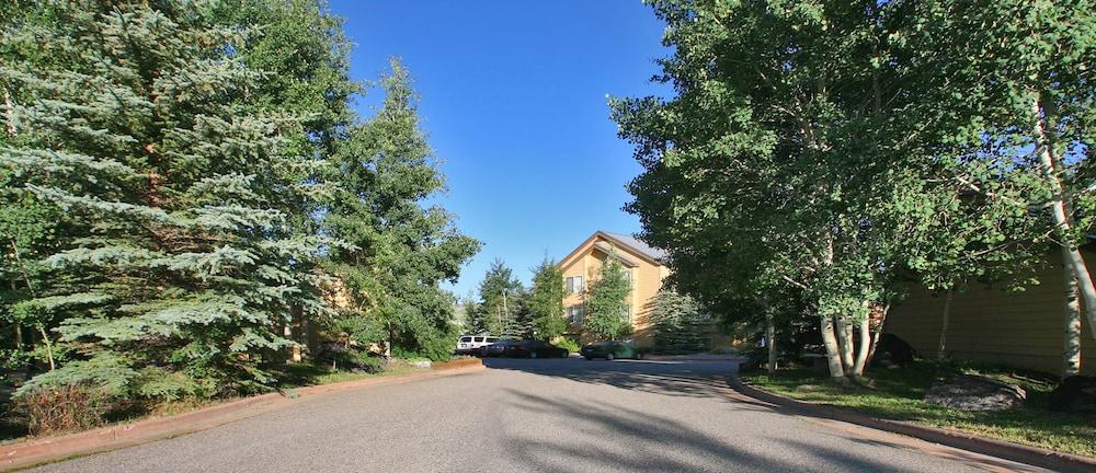 Swan Mountain Resort photo 59