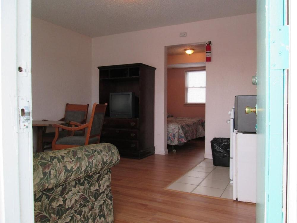 Surfside Motel photo 53