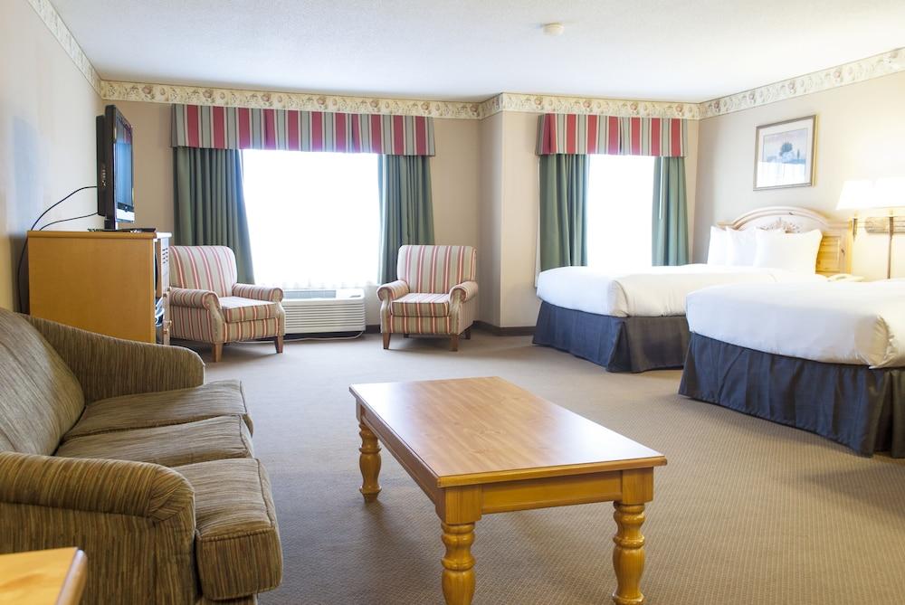 Country Inn & Suites by Radisson, Cedar Falls, IA photo 22