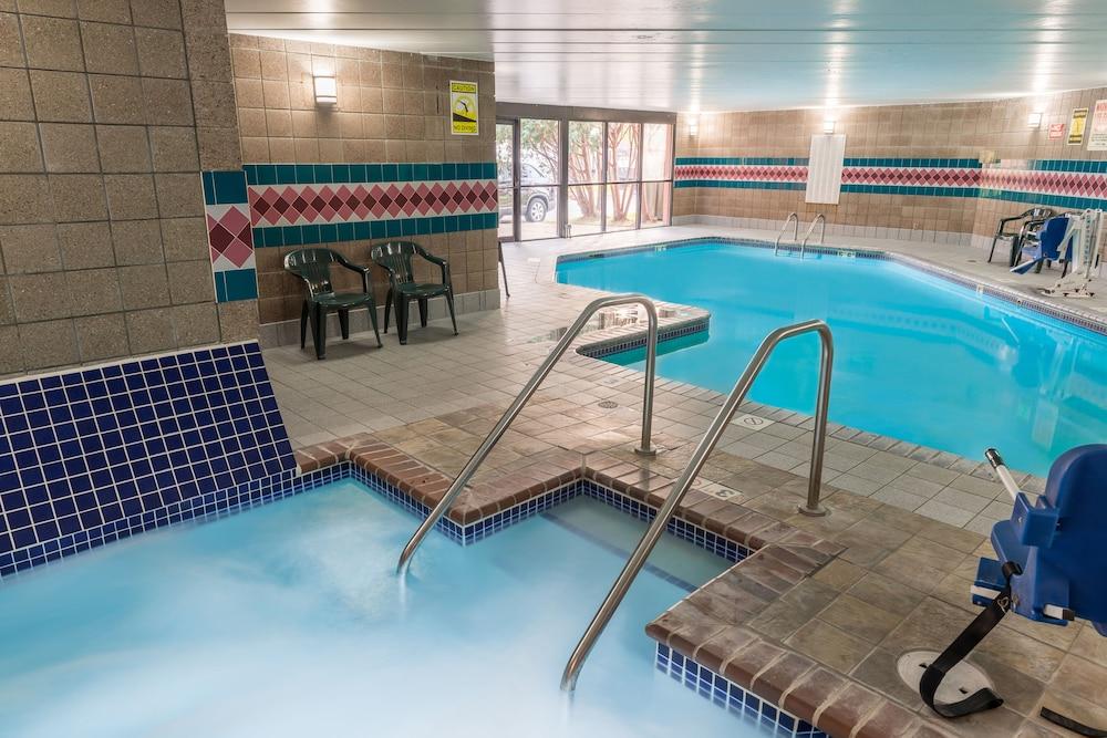 Prime Rate Inn photo 26