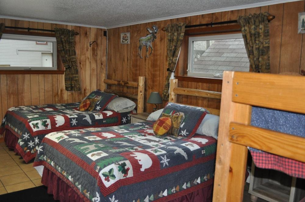 Red Moose Lodge photo 7