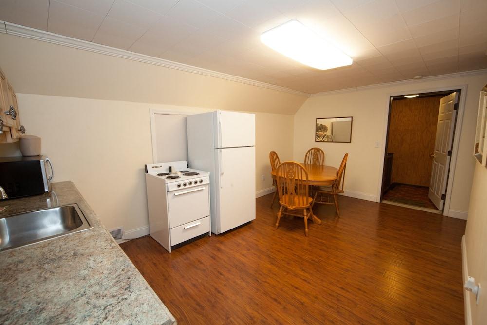 Log Cabin Lodge & Suites photo 16