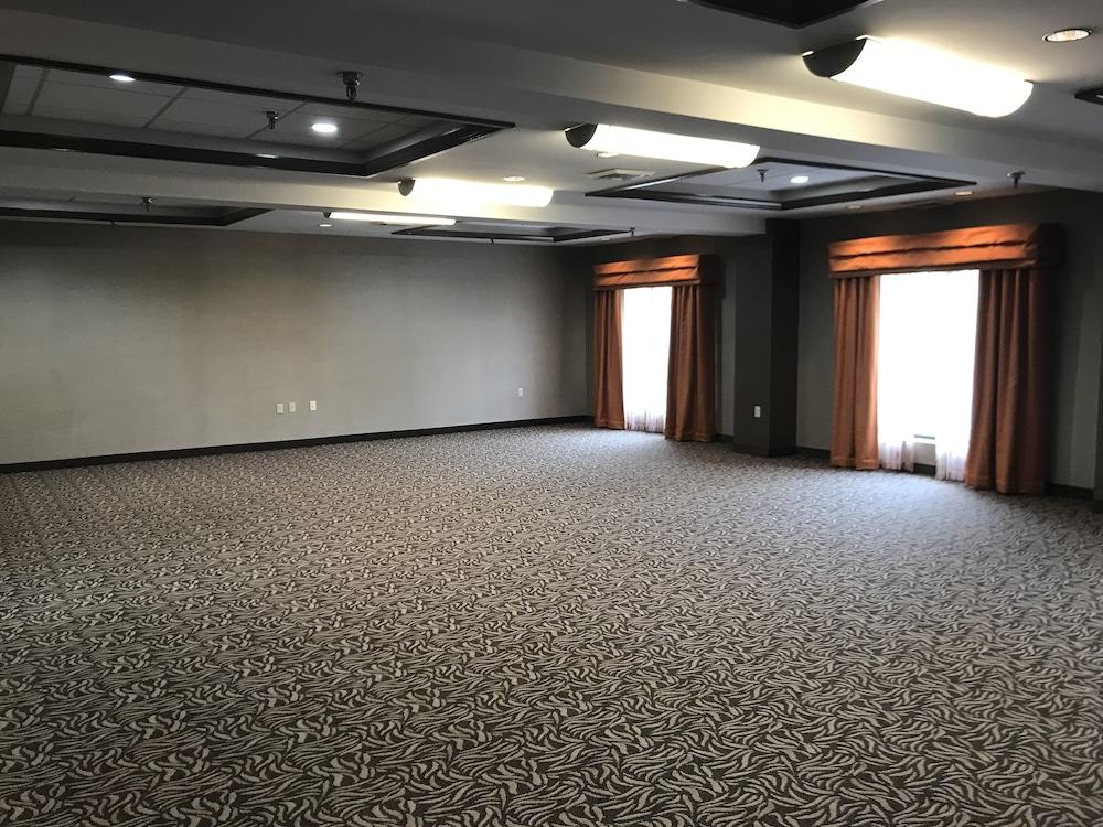 Comfort Suites South Park photo 51
