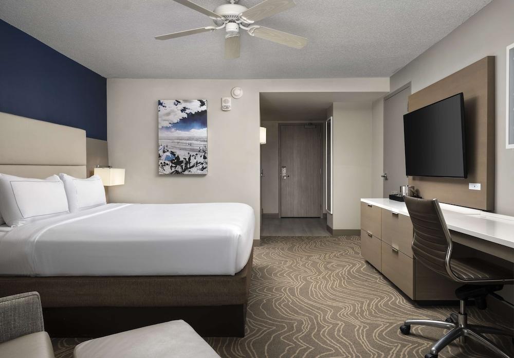 Hilton Virginia Beach Oceanfront photo 42