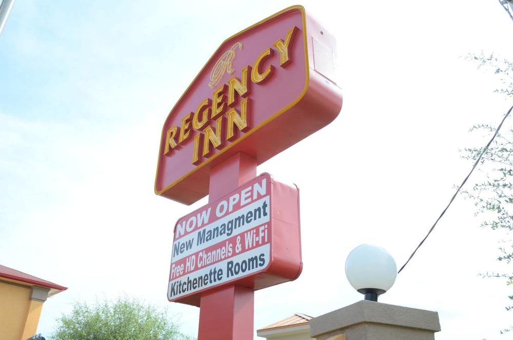 Regency Inn photo 23