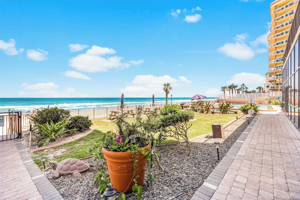 Oceanside Inn Studios by Brightwild photo 30