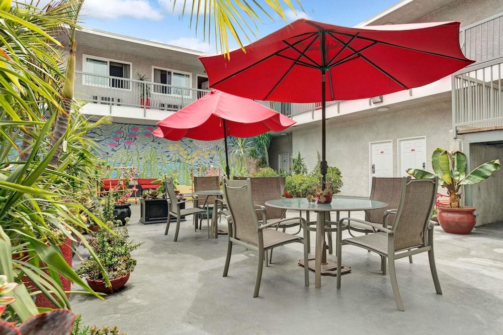 Ramada Limited Redondo Beach photo 35