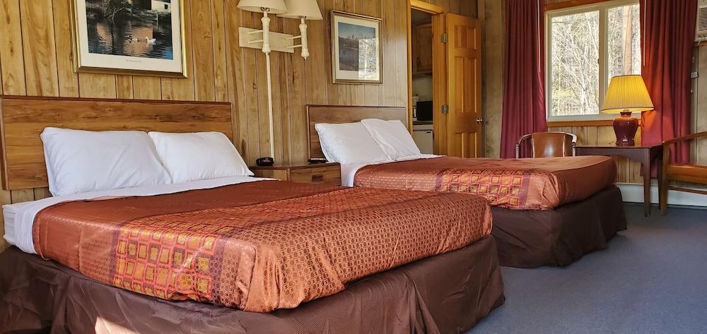 Red Ranch Motel photo 16