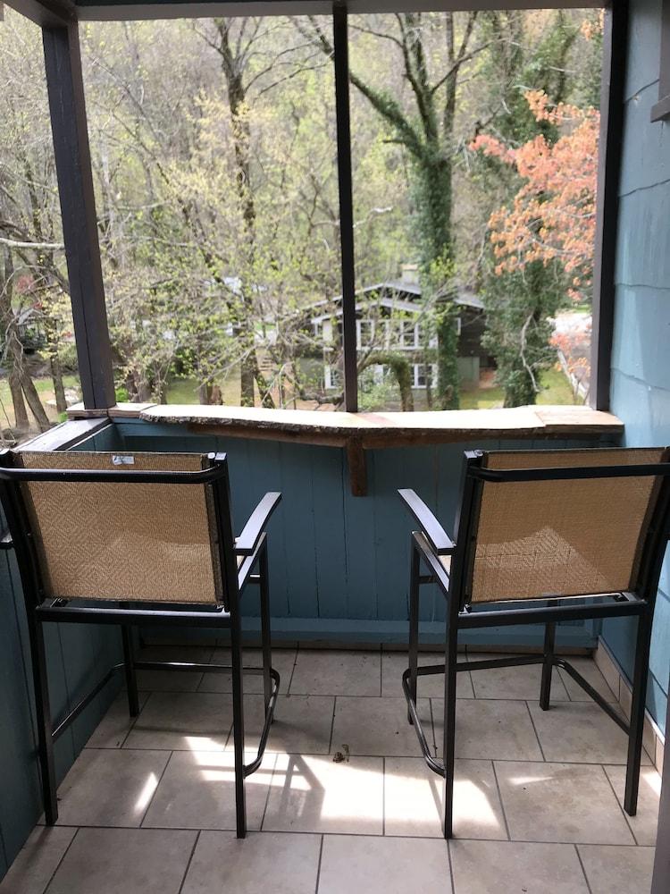 The Riverside Lodge at Chimney Rock photo 9