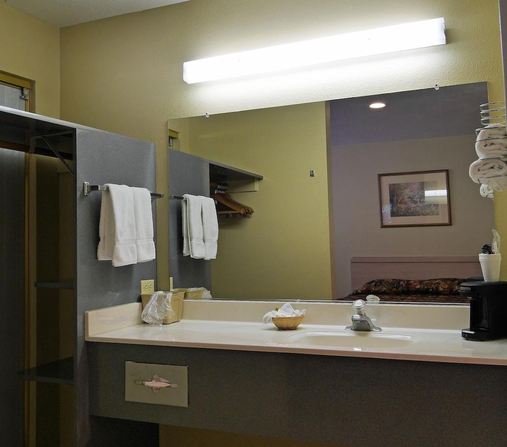 Yerington Inn photo 9
