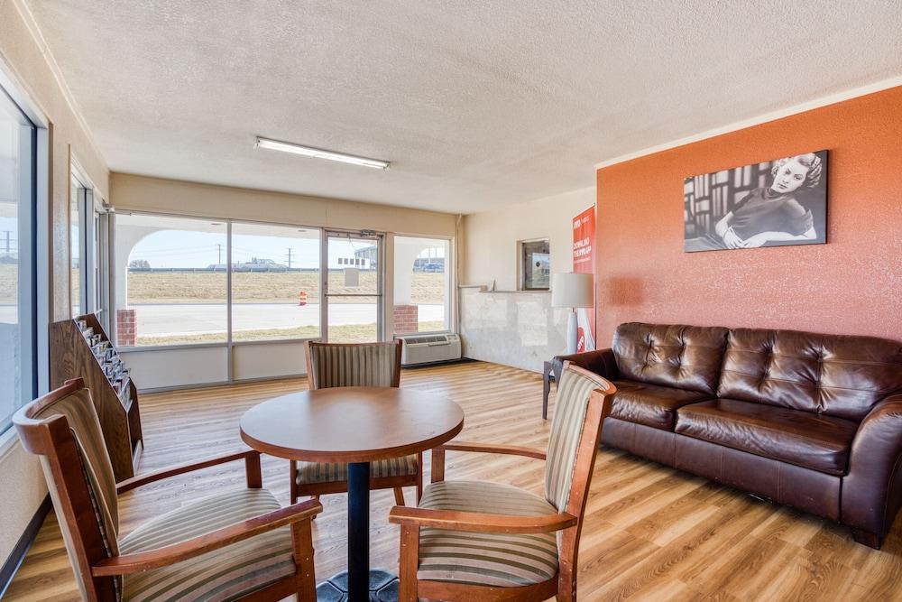 OYO Hotel Waco University Area/ I-35 photo 4