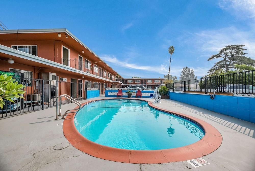 Rodeway Inn Modesto near Downtown photo 19