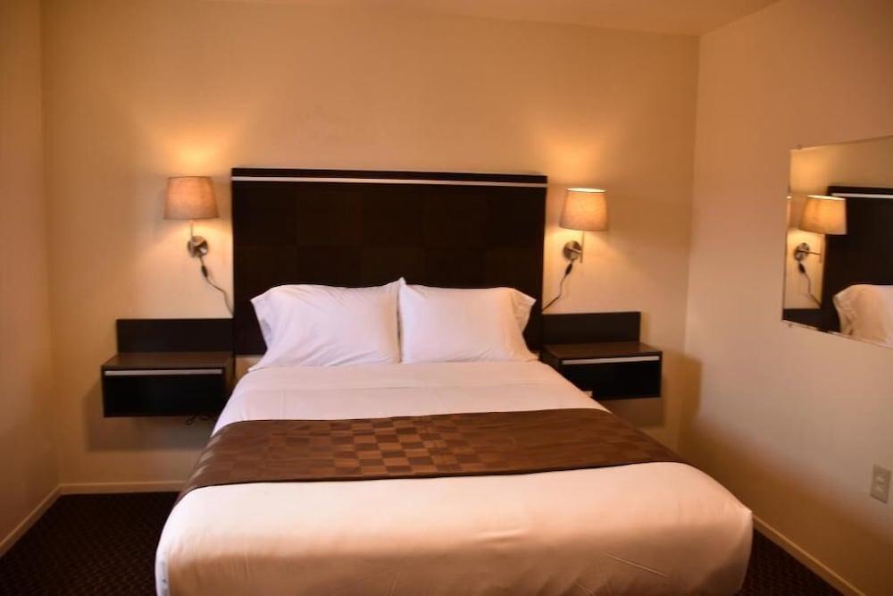 Baycities Motel photo 15