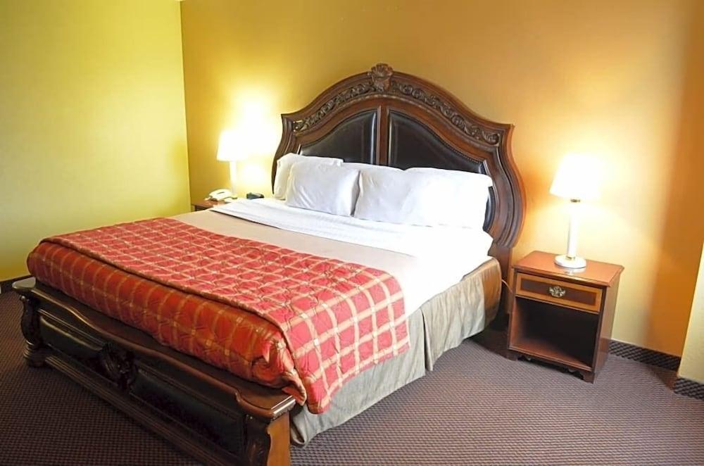 McLure Inn and Suites photo 2