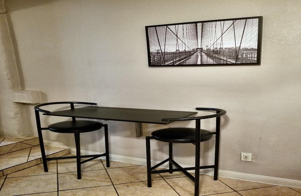Monterey Inn Hotel photo 6