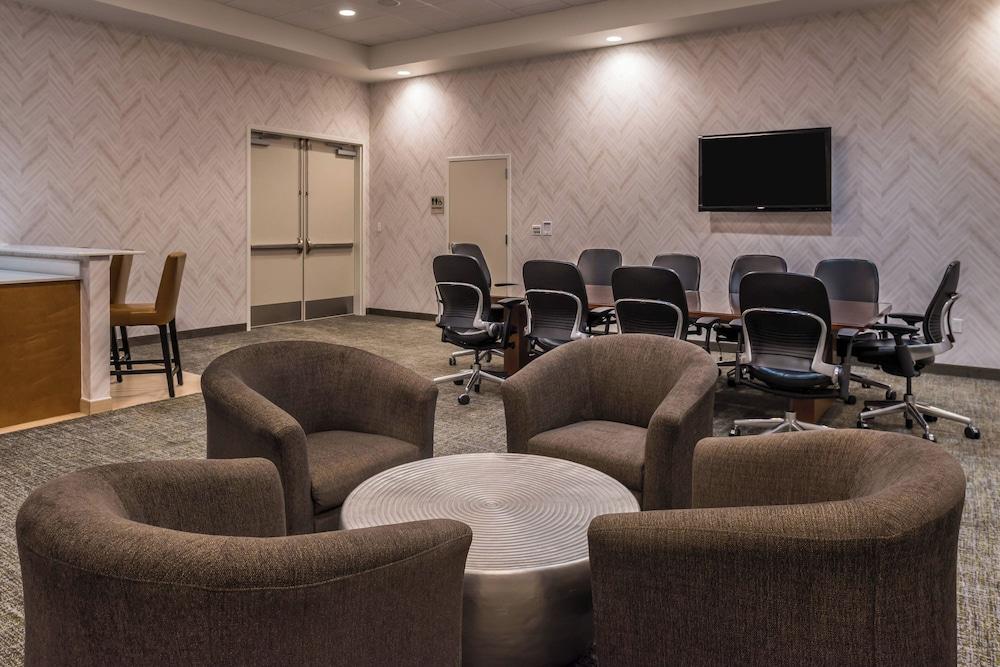 SpringHill Suites Huntsville Downtown photo 35