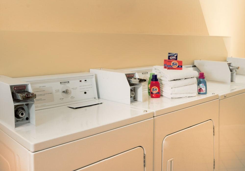 Parc Corniche Condominium Suite Hotel photo 51