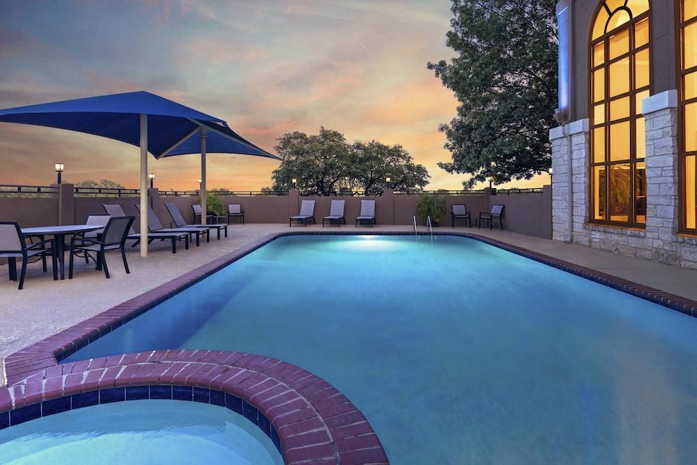Holiday Inn Express Hotel & Suites Cedar Park by IHG photo 11