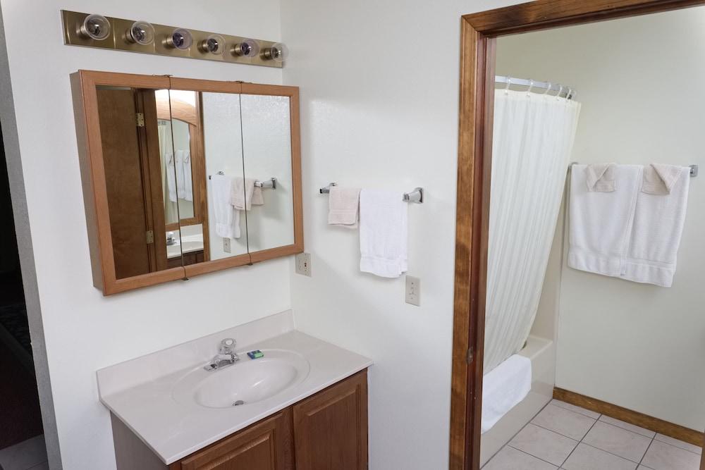Four Seasons Motel photo 21