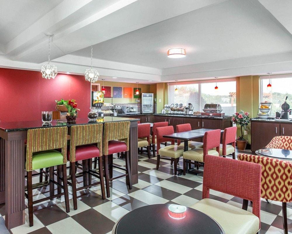 Comfort Inn Conyers photo 29