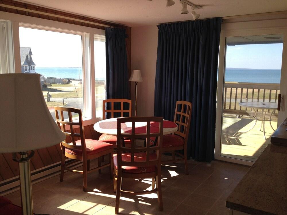 Mariner's Point Resort photo 2
