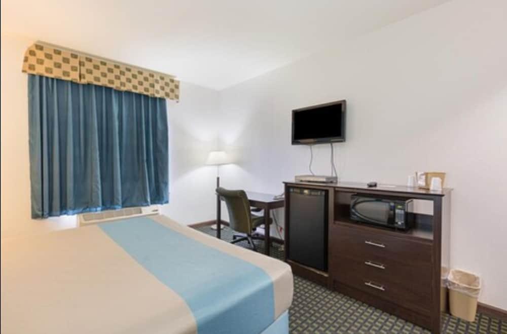 Budget Inn and Suites photo 11