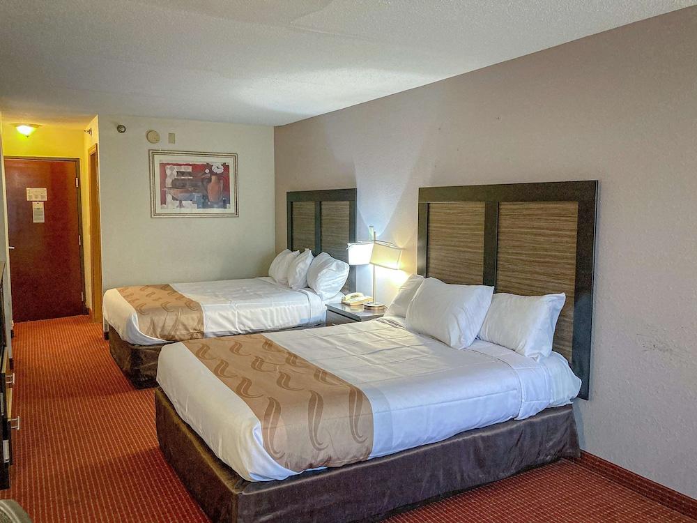 Motel 6 Elkhart, IN photo 5