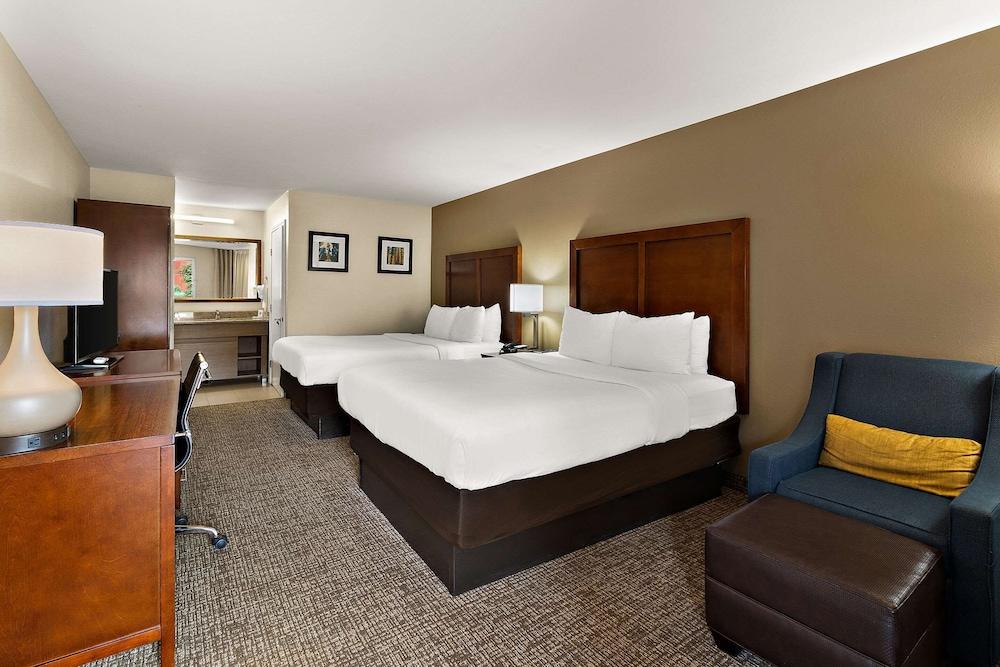Comfort Inn & Suites Sequoia/Kings Canyon photo 36