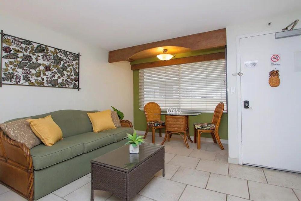 Diamond Head Beach Hotel photo 79