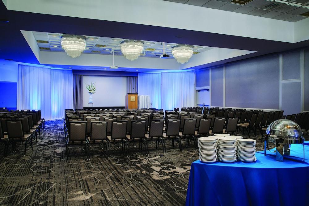 The Madison Concourse Hotel and Governor's Club photo 35
