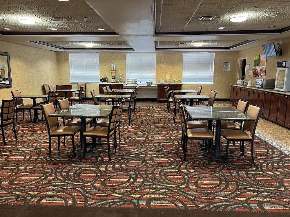Quality Suites Midland North Loop 250 photo 41