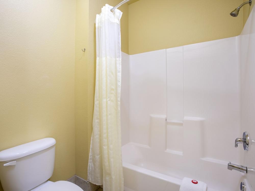 OYO Hotel Valley View TX, I-35 photo 20