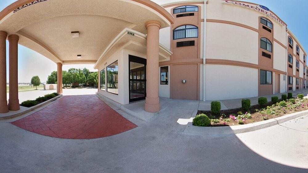Comfort Suites Fairgrounds West photo 7