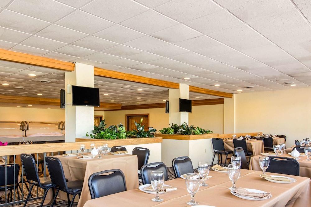 Ramada by Wyndham Santee I-95 photo 18