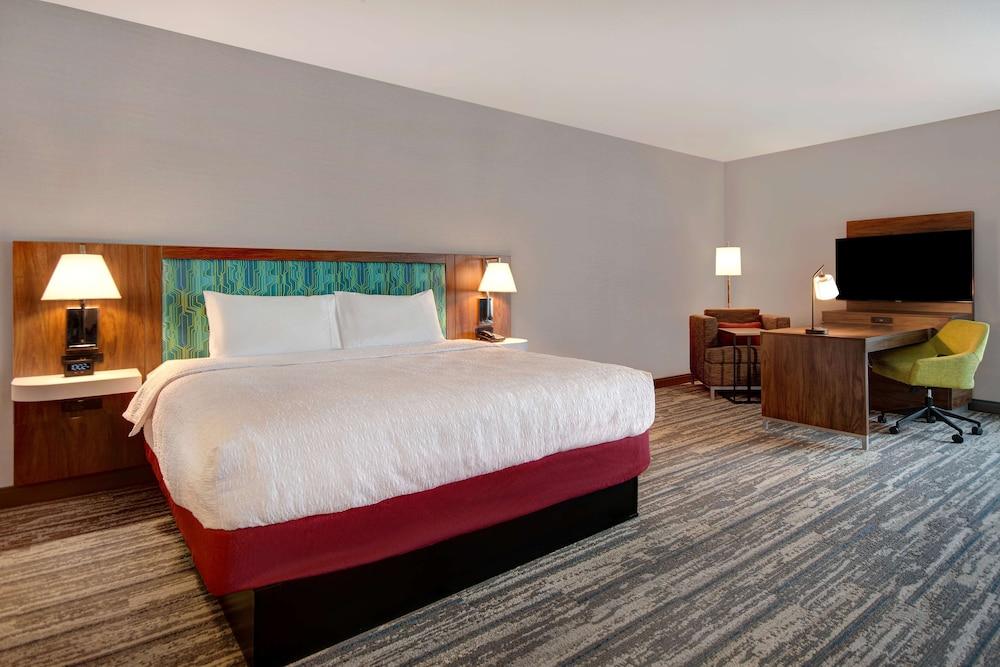 Hampton Inn & Suites Ontario Rancho Cucamonga photo 18