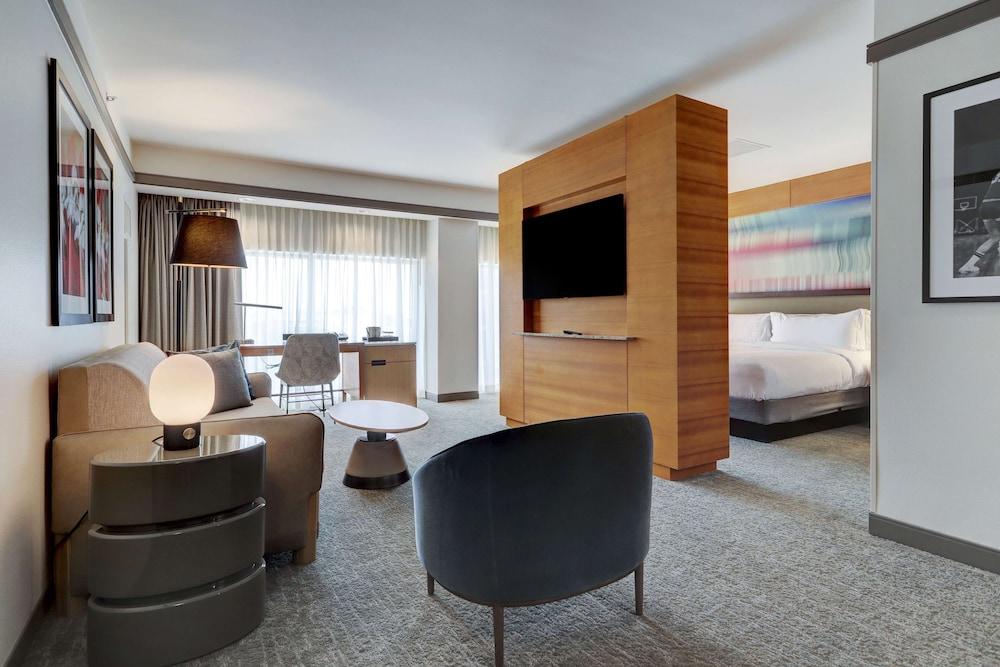 Hilton University of Houston photo 27