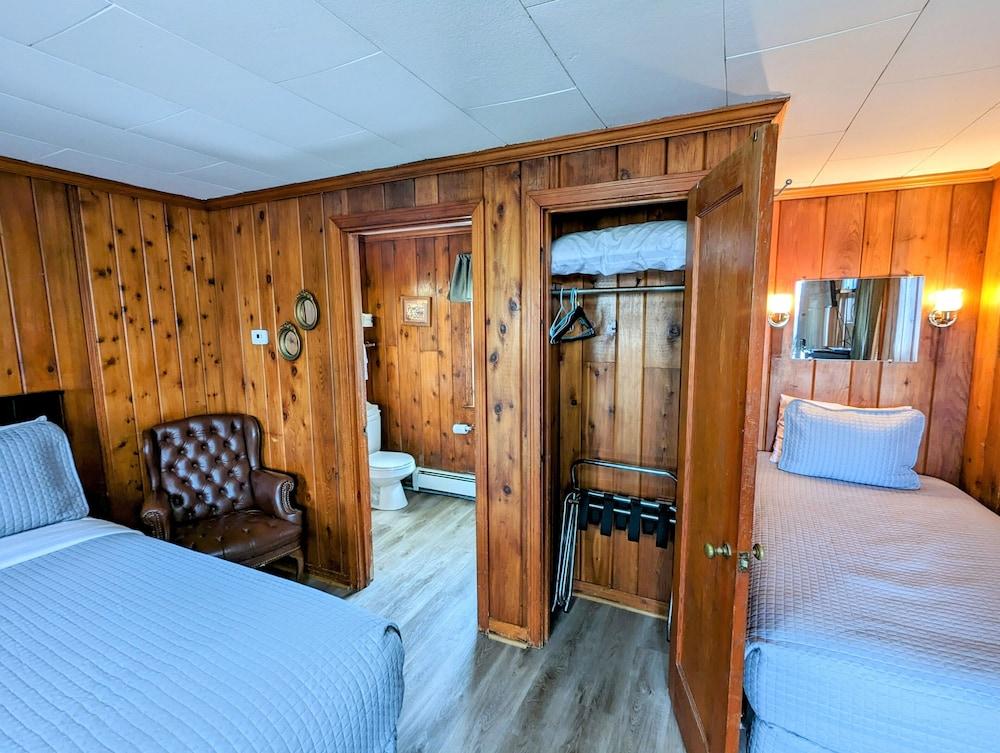 Riverside Motel photo 90