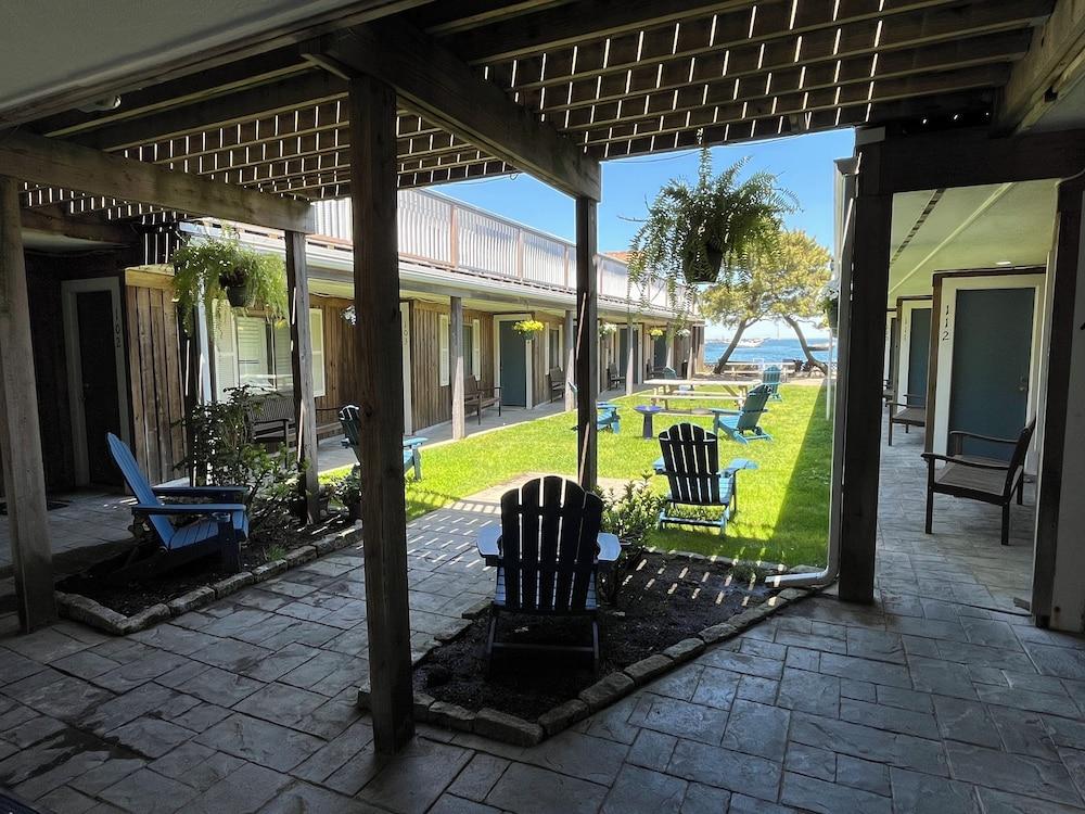 Vineyard Harbor Motel - Private Beach photo 35