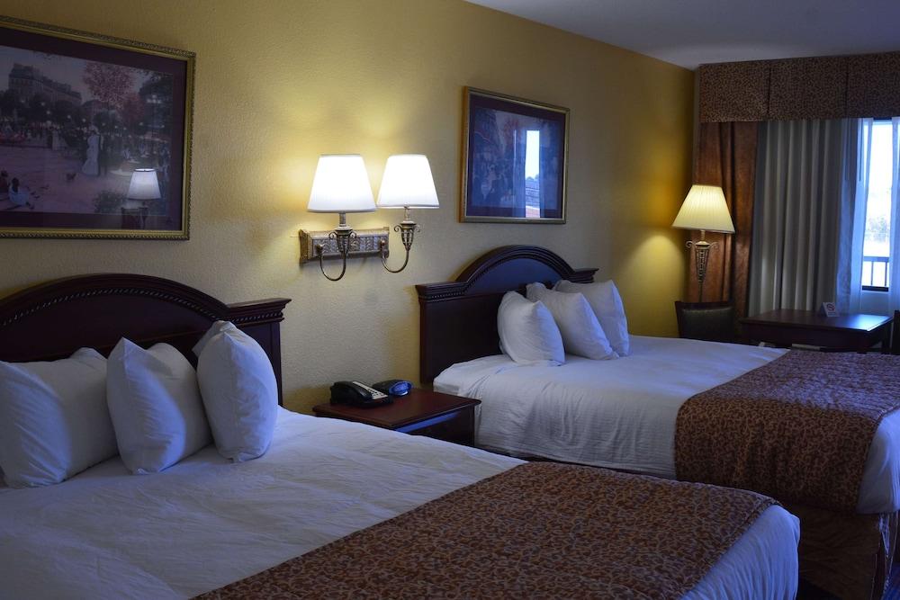 Travelodge by Wyndham Montgomery East photo 9