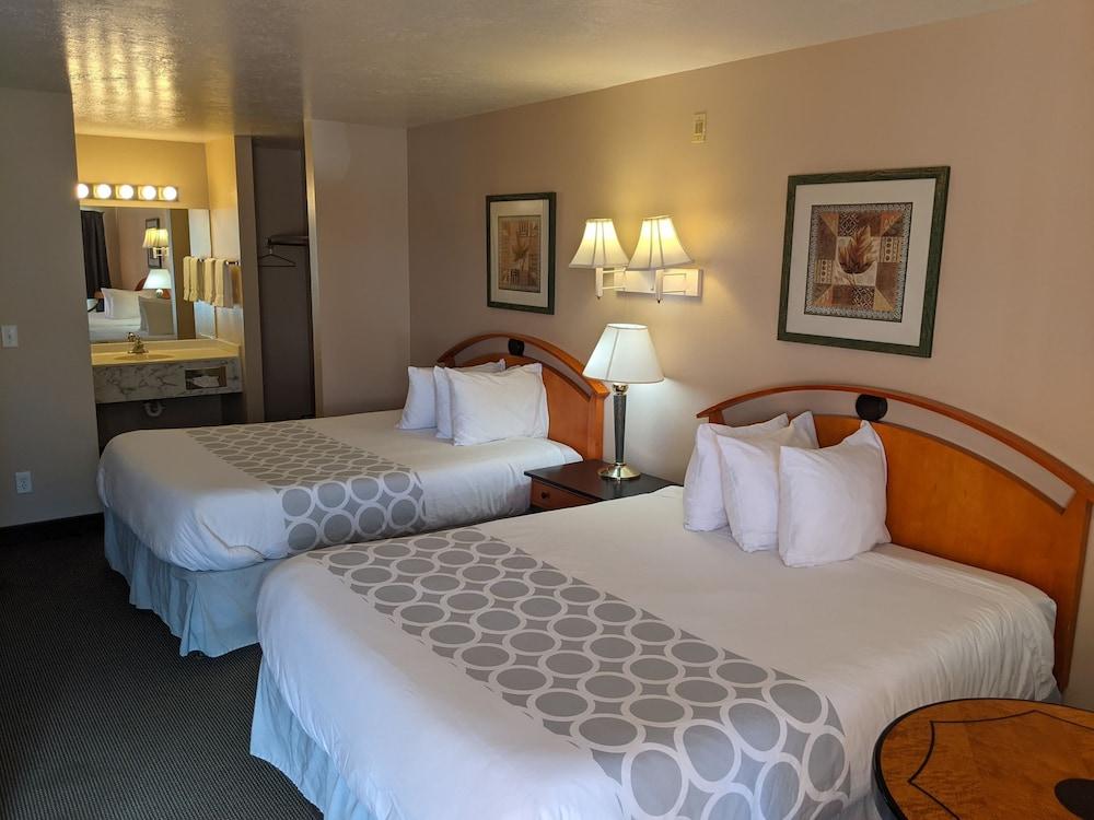 Cathedral Valley Inn photo 2