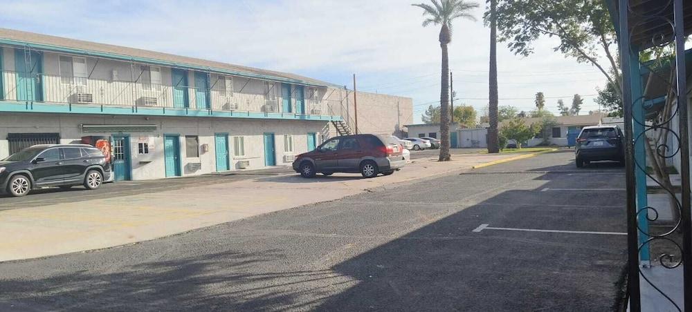 Motel 7 By Oyo Near Phoenix Airport photo 11