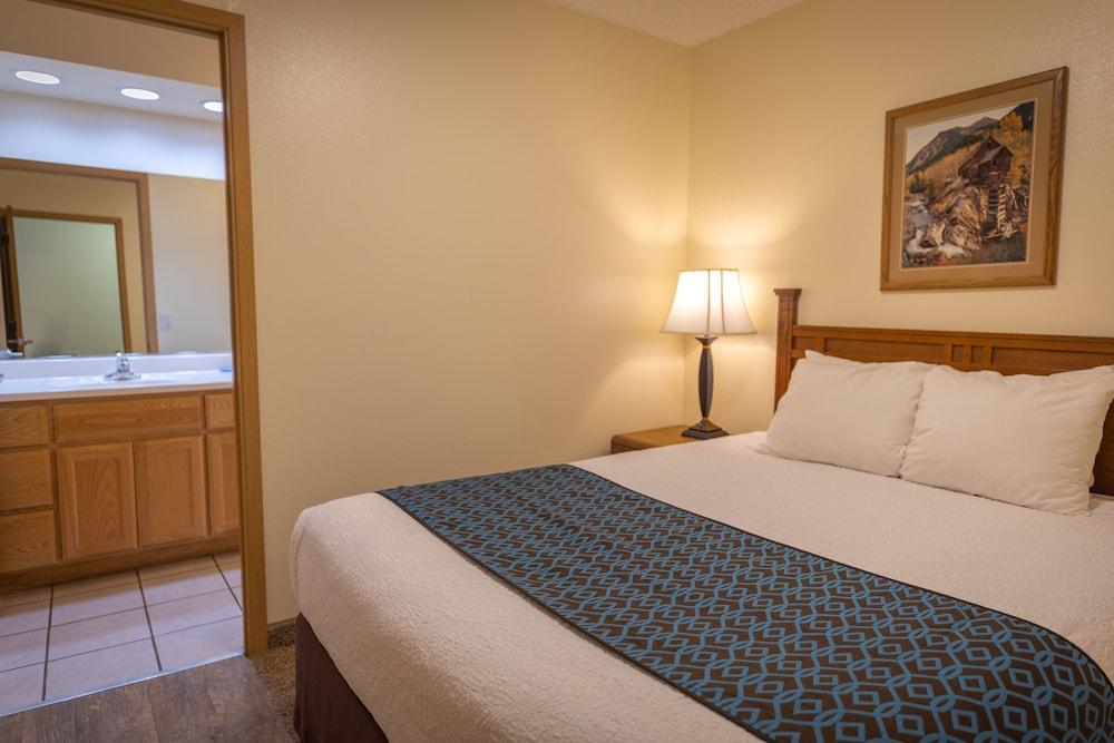 Helgeson Place Hotel & Suites photo 11