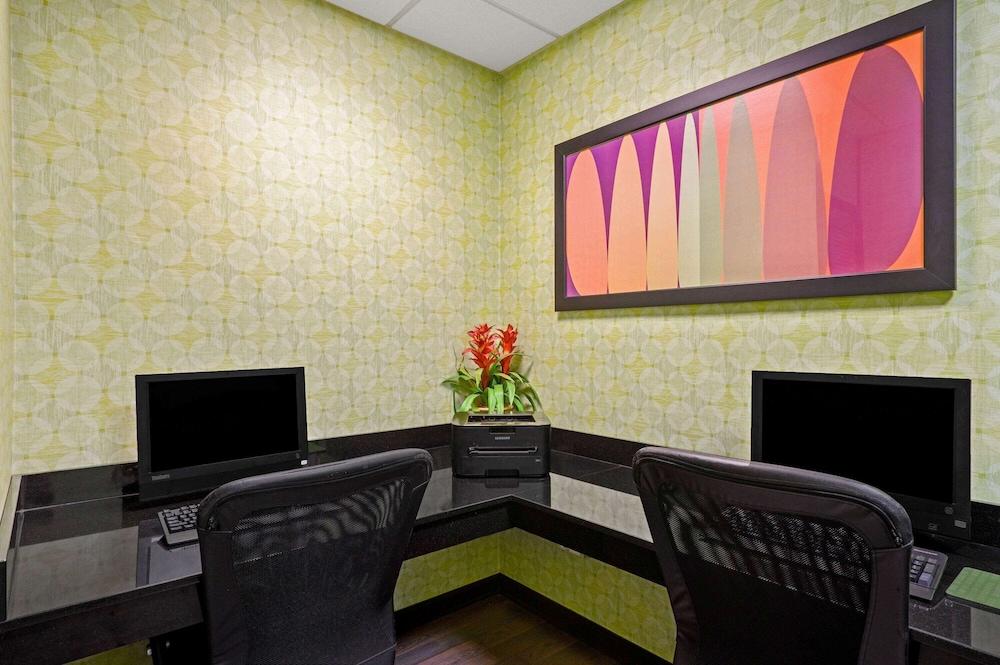 La Quinta Inn by Wyndham Columbia SE / Fort Jackson photo 26