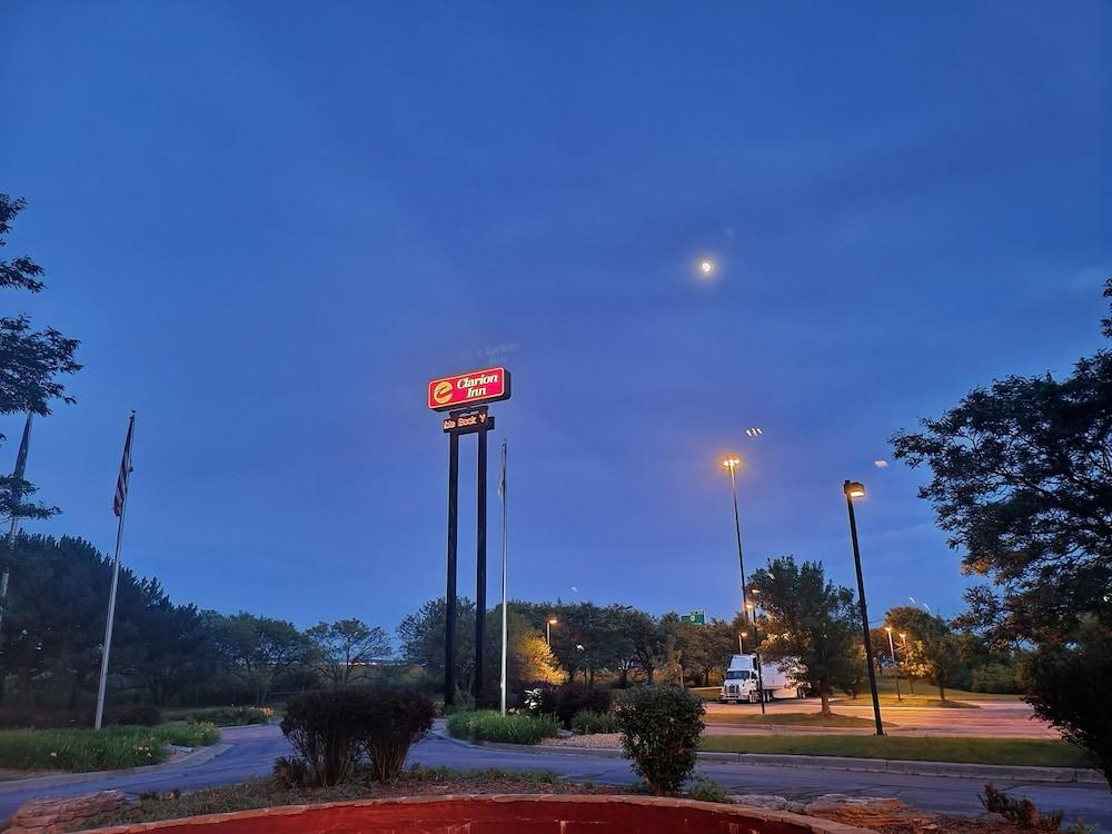 Howard Johnson by Wyndham Merrillville photo 20