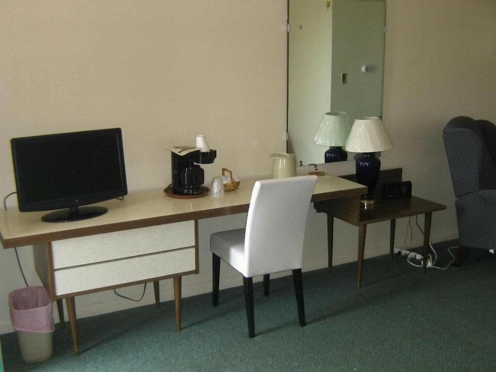 Chapel Hill Motel photo 5