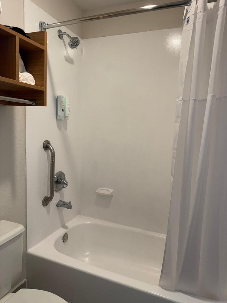 Quality Inn Orlando Near International Drive photo 61